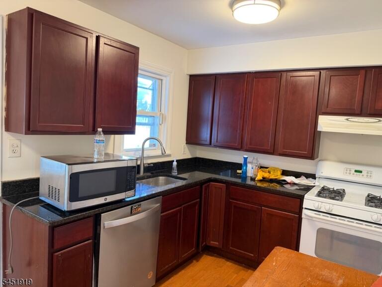 Property listing MLS 4045188 photo 2