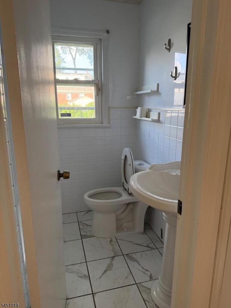 Property listing MLS 4045188 photo 3