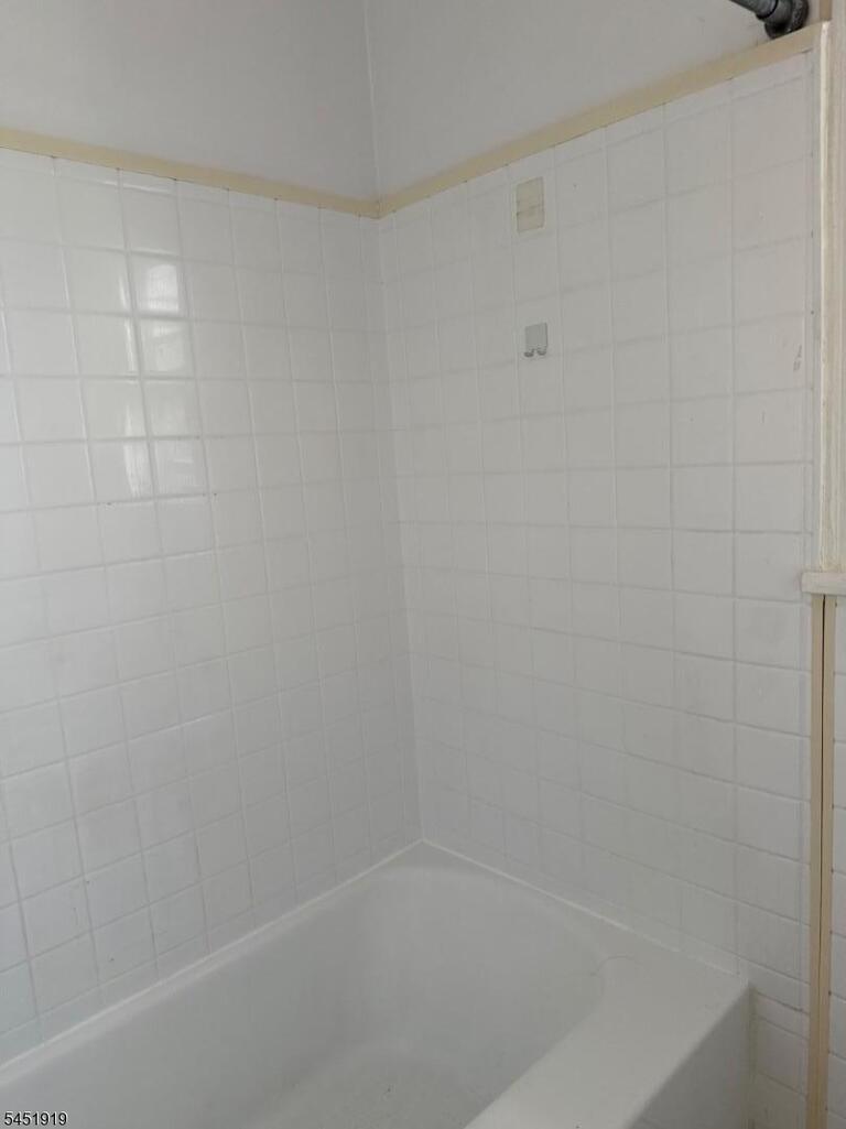Property listing MLS 4045188 photo 4