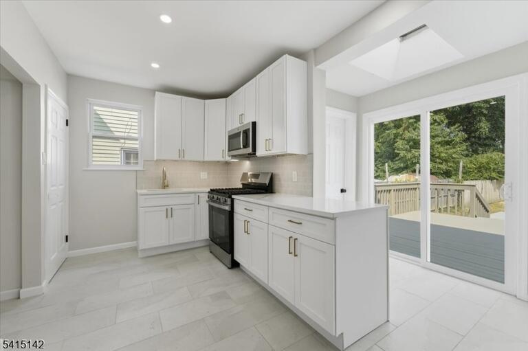 Property listing MLS 4045199 photo 10