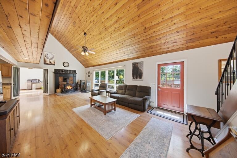 Property listing MLS 4045240 photo 10
