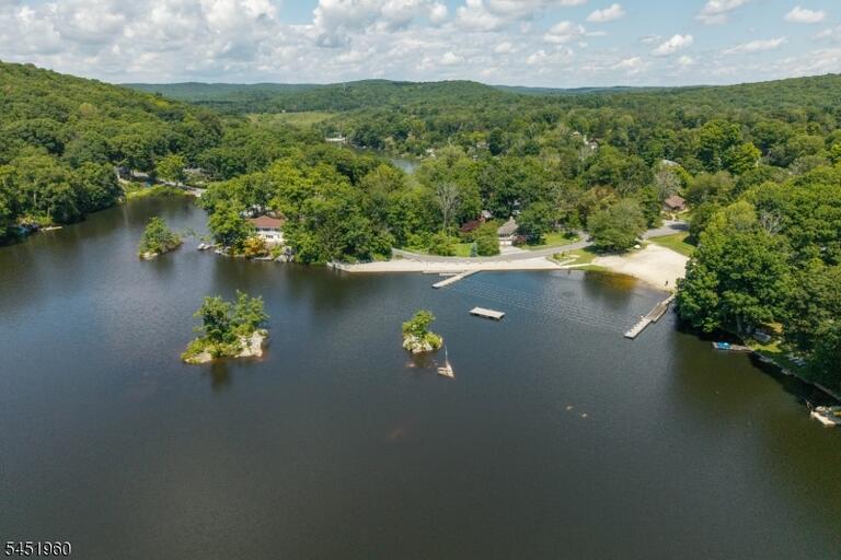 Property listing MLS 4045240 photo 5