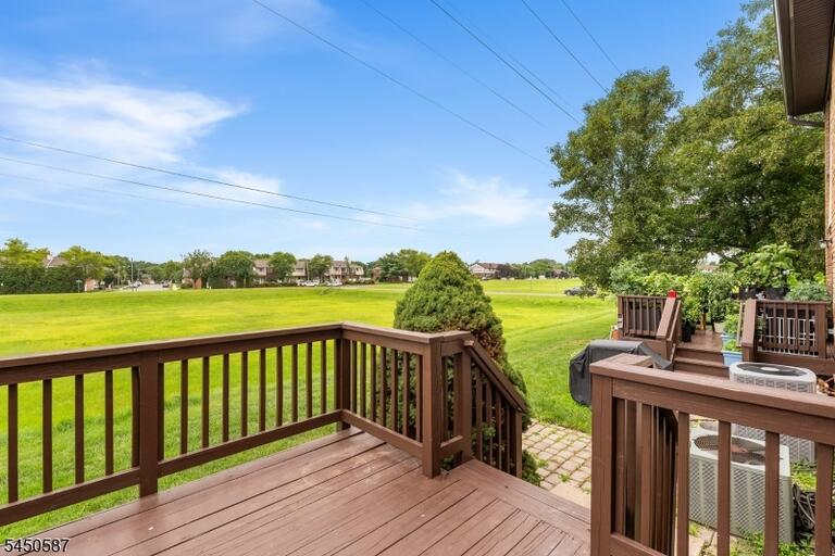 Property listing MLS 4045248 photo 1