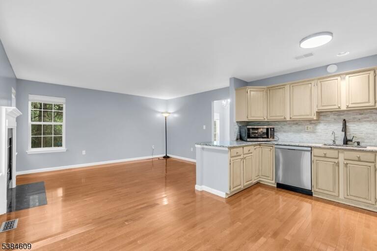 Property listing MLS 4045252 photo 10