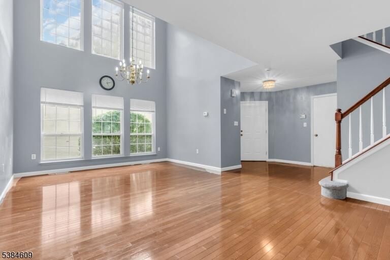 Property listing MLS 4045252 photo 4