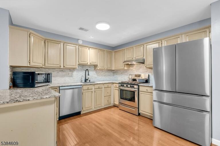 Property listing MLS 4045252 photo 8