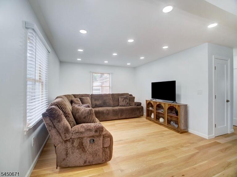 Property listing MLS 4045260 photo 11