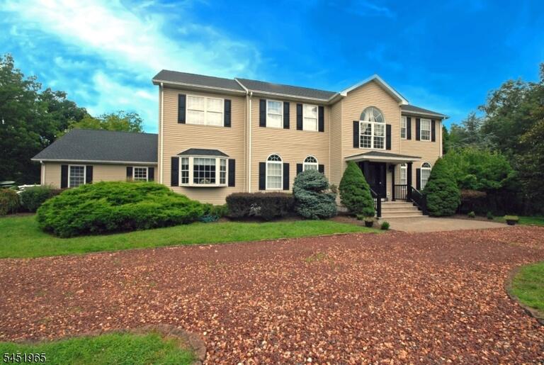 Property listing MLS 4045283 photo 1