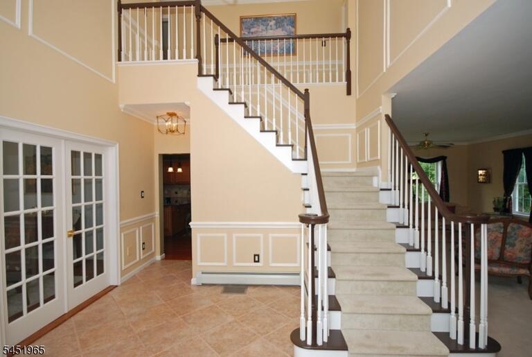 Property listing MLS 4045283 photo 3