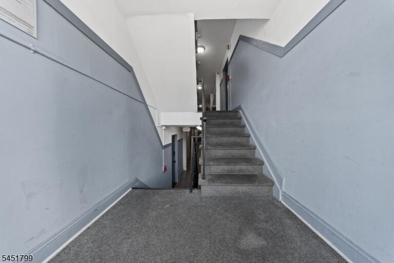 Property listing MLS 4045286 photo 3