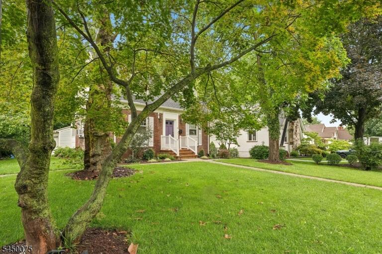 Property listing MLS 4045322 photo 1