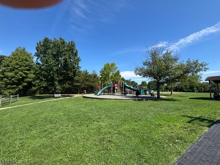 Property listing MLS 4045434 photo 23