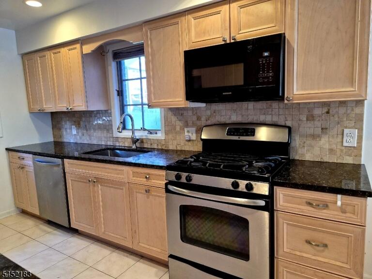 Property listing MLS 4045454 photo 5