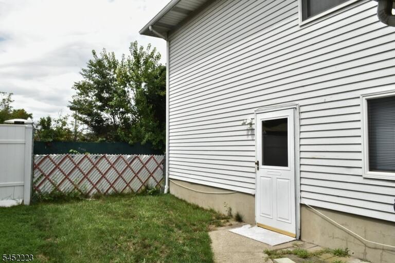 Property listing MLS 4045470 photo 2