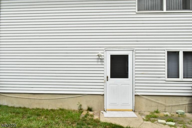 Property listing MLS 4045470 photo 3
