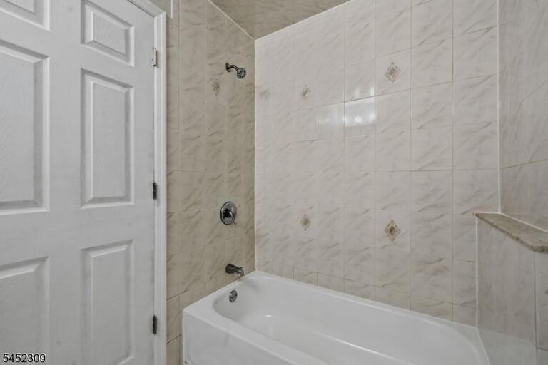 Property listing MLS 4045563 photo 23