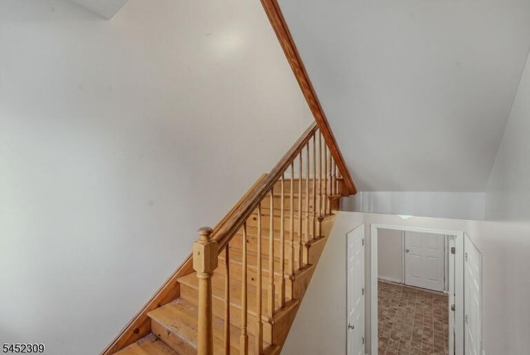 Property listing MLS 4045563 photo 32
