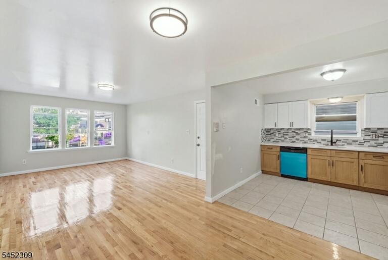 Property listing MLS 4045563 photo 9