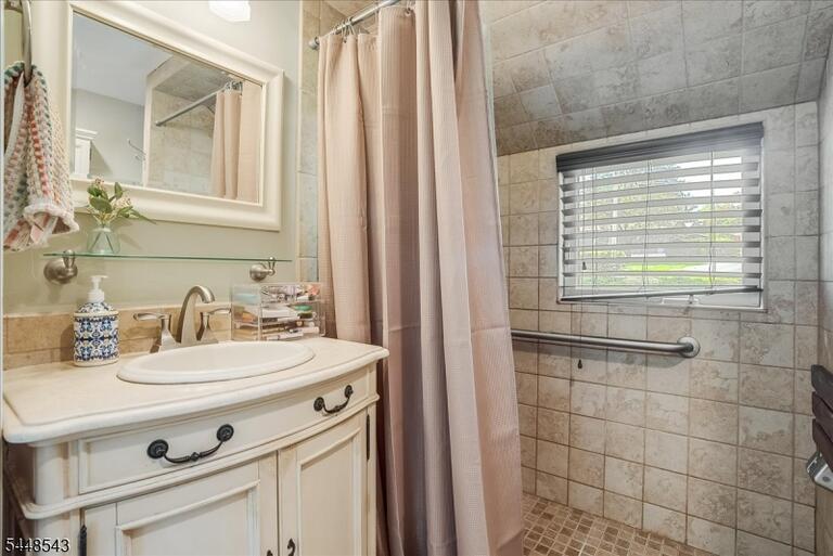 Property listing MLS 4045616 photo 18