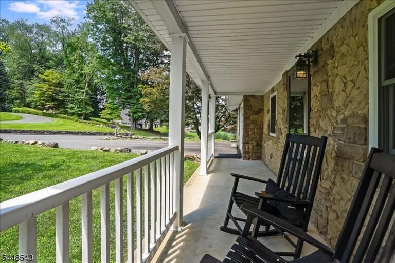 Property listing MLS 4045616 photo 4