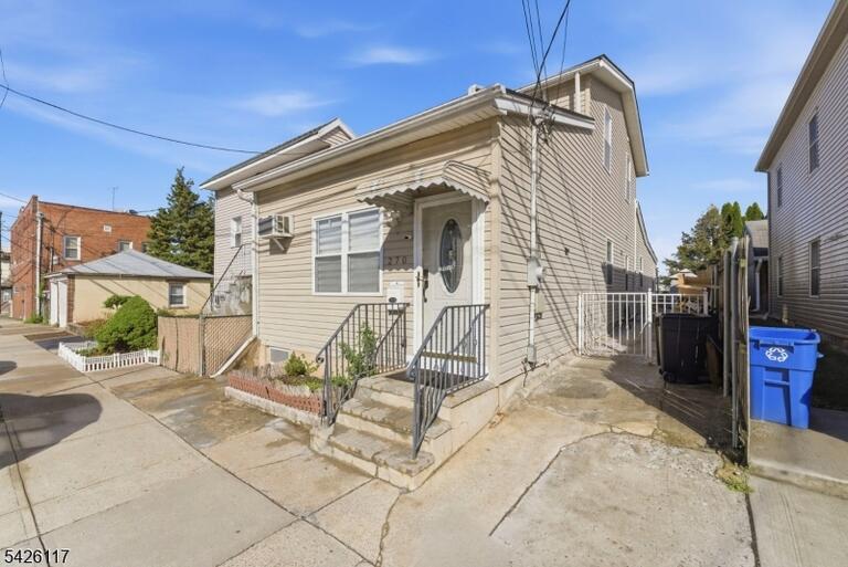 Property listing MLS 4045634 photo 1