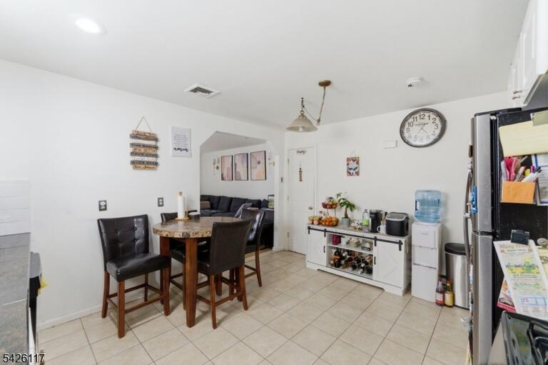 Property listing MLS 4045634 photo 4