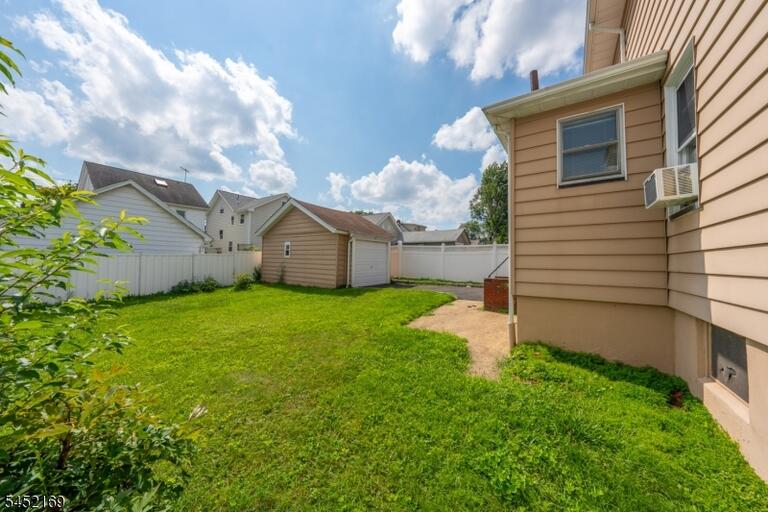 Property listing MLS 4045635 photo 23