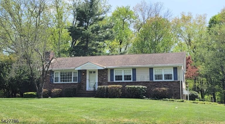 Property listing MLS 4045672 photo 1
