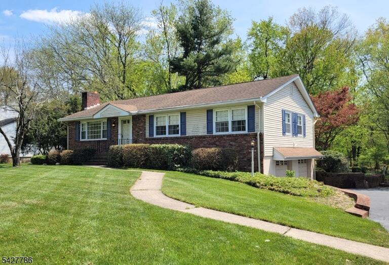 Property listing MLS 4045672 photo 2