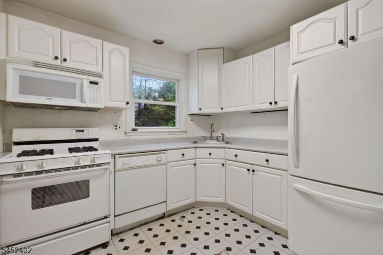 Property listing MLS 4045677 photo 22