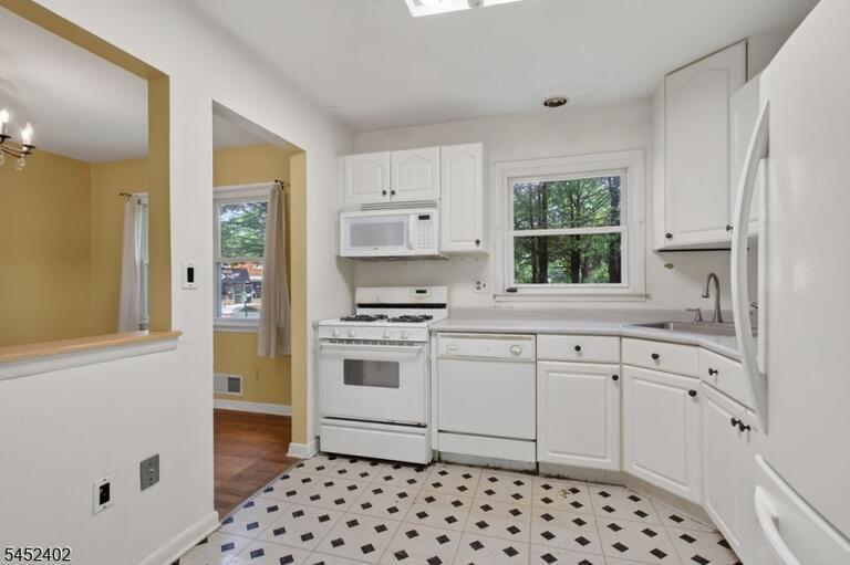 Property listing MLS 4045677 photo 24