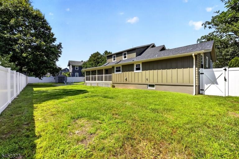 Property listing MLS 4045683 photo 28
