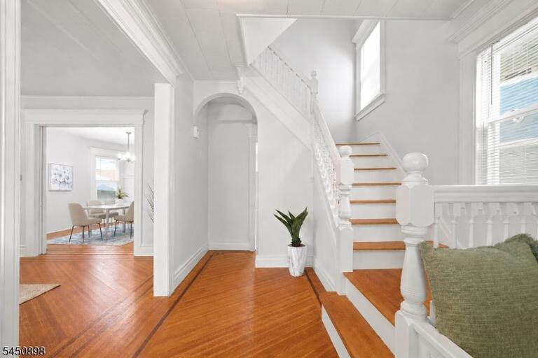 Property listing MLS 4045695 photo 3