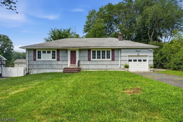 Property listing MLS 4045721 photo 1