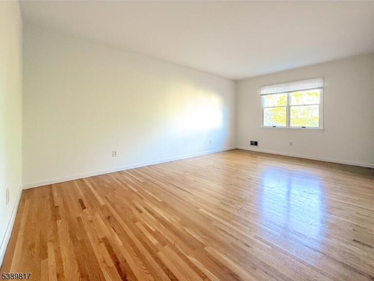 Property listing MLS 4045759 photo 11