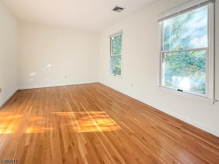 Property listing MLS 4045759 photo 7