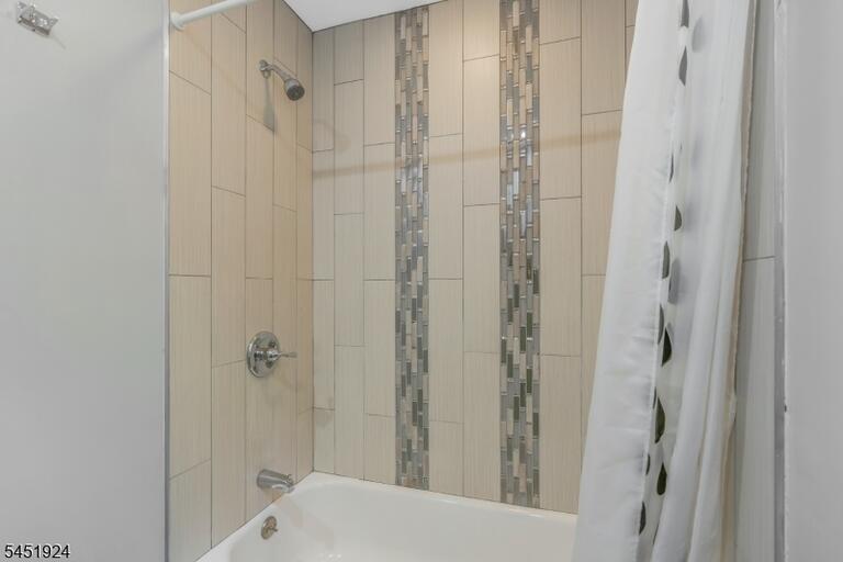 Property listing MLS 4045774 photo 17