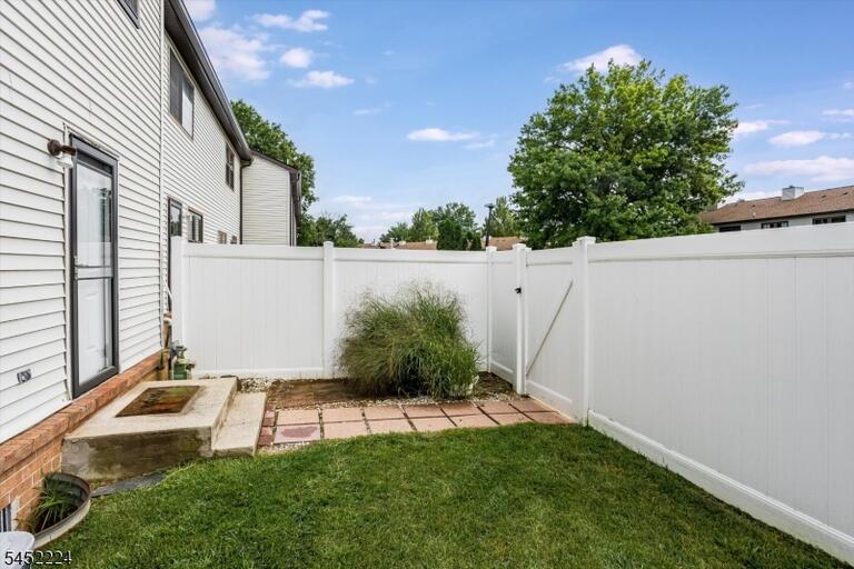 Property listing MLS 4045867 photo 29