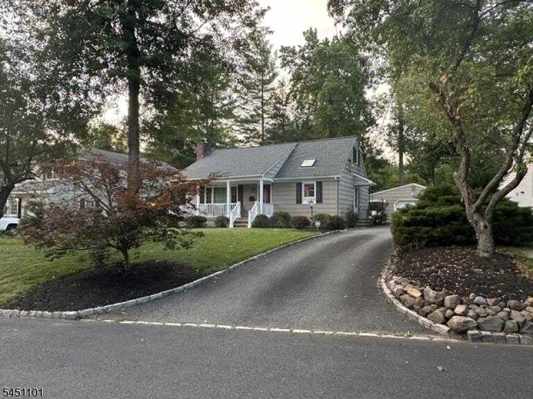 Property listing MLS 4045888 photo 1