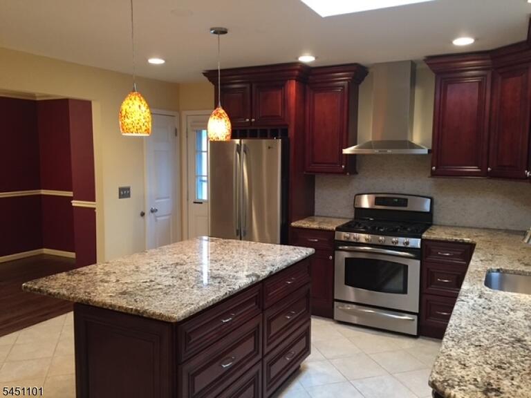 Property listing MLS 4045888 photo 5