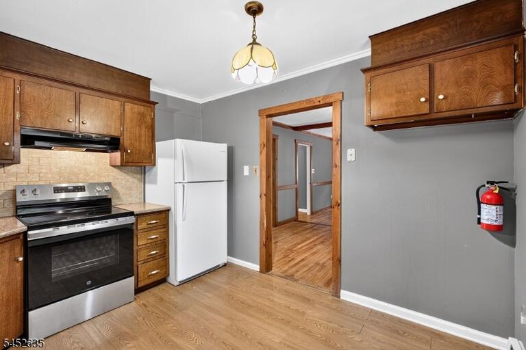 Property listing MLS 4046013 photo 11