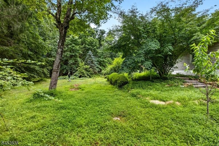 Property listing MLS 4046013 photo 19