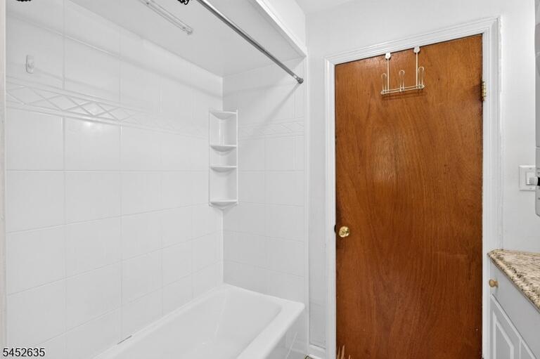 Property listing MLS 4046013 photo 4