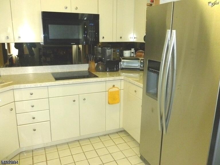 Property listing MLS 4046019 photo 4