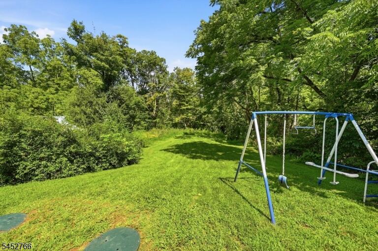 Property listing MLS 4046028 photo 35