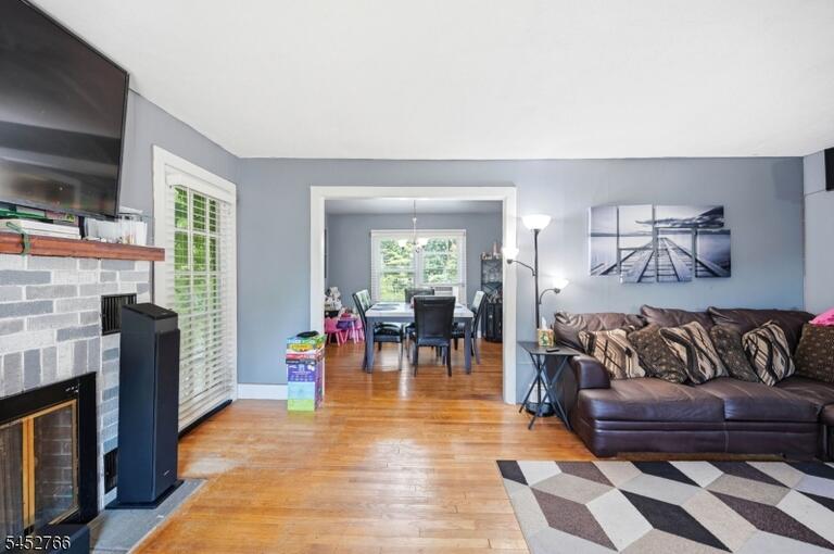 Property listing MLS 4046028 photo 9