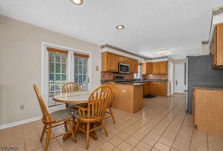 Property listing MLS 4046063 photo 12