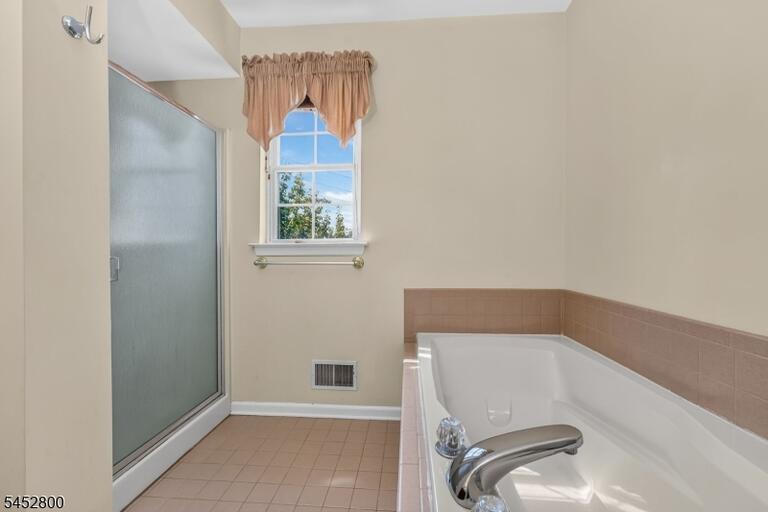 Property listing MLS 4046063 photo 29