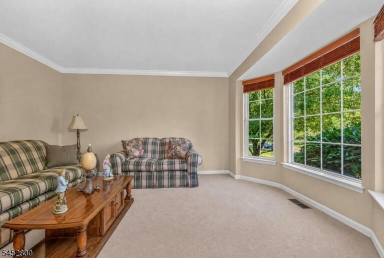 Property listing MLS 4046063 photo 5