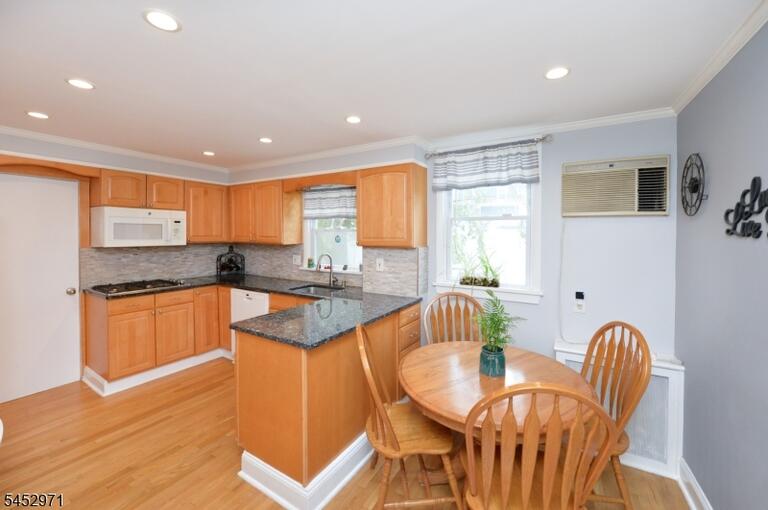 Property listing MLS 4046082 photo 11